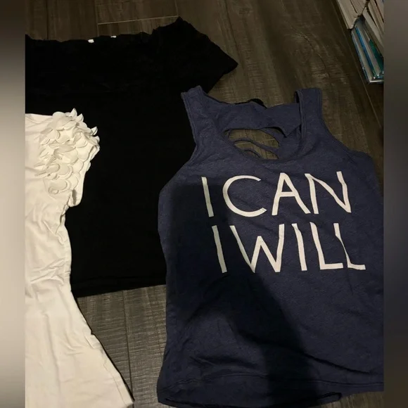 Tops - Picture 2 of 3